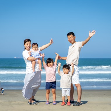 高橋 千尋が出張撮影した「海」の家族写真