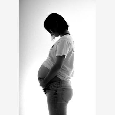 スタジオ　まるが撮影した「スタジオにてマタニティフォト」の写真