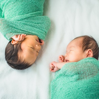 ゾクが出張撮影した「ニューボーンフォト」の家族写真