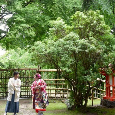 Photo taken by Kiki photo works - Pre Weddingphotoshoot at Nara in a fresh green