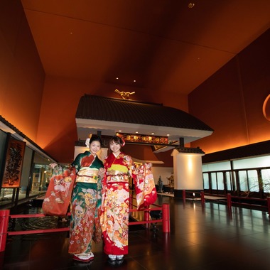 T.Matsumuraが出張撮影した「成人式前撮り＠雅叙園東京」の家族写真