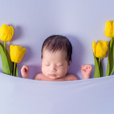 AXiS Photo Servise 藤井靖史が出張撮影した「ニューボーンフォト」の家族写真