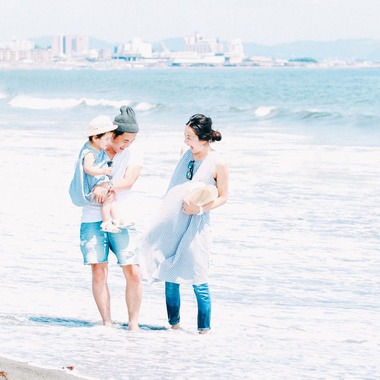 出張撮影HUG TIMEが撮影した「家族写真〜湘南の海にて〜」の写真