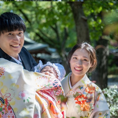 CREATIVE HOUSEが出張撮影した「お宮参り」の家族写真