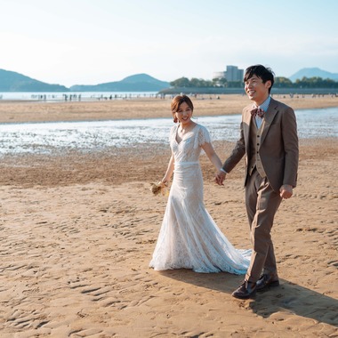 フォトグラファー笹が撮影した「香川県 父母ヶ浜 前撮り」のウェディングフォト