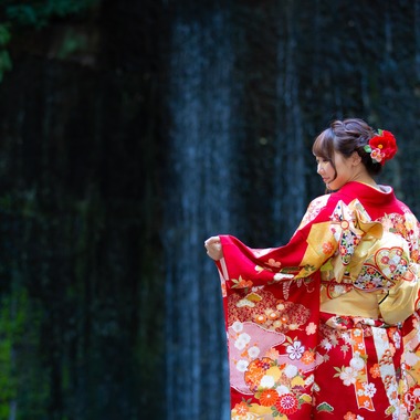 T.Matsumuraが出張撮影した「成人式前撮り＠雅叙園東京」の家族写真
