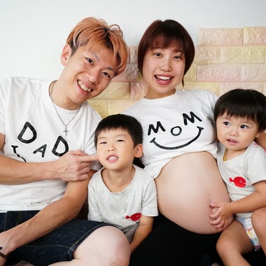 出張撮影のメモリーズが出張撮影した「マタニティフォト」の家族写真