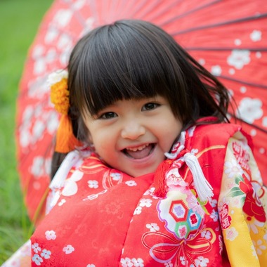 橋本祐里子（まるちゃん）が撮影した「公園でのびのび３歳七五三」の写真