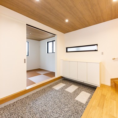 滋賀淳が撮影した「建築、店舗、竣工」の写真