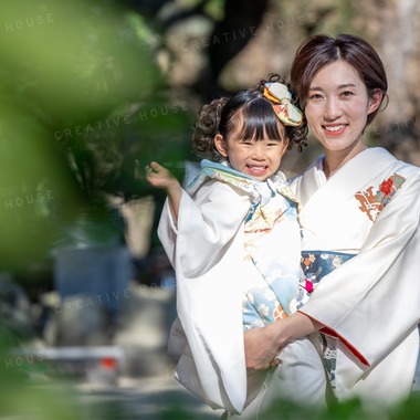 CREATIVE HOUSEが出張撮影した「七五三」の家族写真