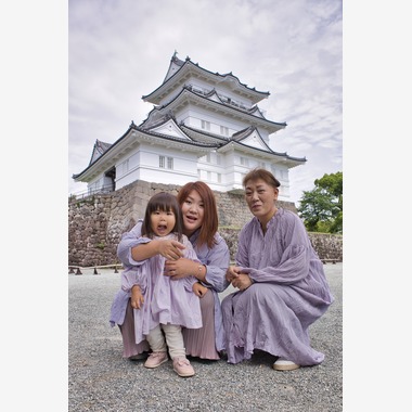 naru2photoが出張撮影した「みんな紫陽花色の衣装で。」の家族写真