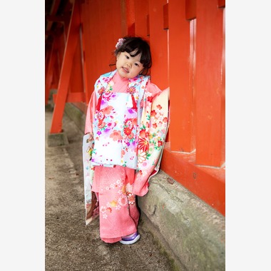 岩坪眞一郎が出張撮影した「家族で七五三お宮参り」の家族写真