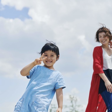 NISHIMURA AKINOBUが出張撮影した「家族フォト@二子玉川公園（東京都世田谷区）」の家族写真