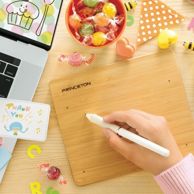 有限会社　澤田スタジオが撮影した「プロダクト　手タレ」の写真