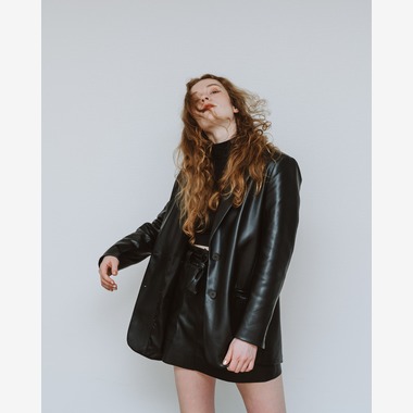 川嶋佑実が撮影した「ファッション・ポートレート」の写真