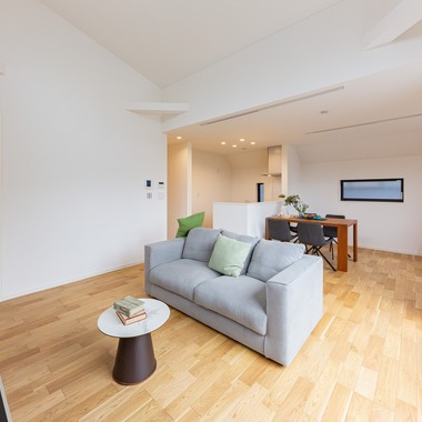 滋賀淳が撮影した「建築、店舗、竣工」の写真