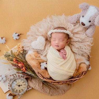 出張フォトatte〈アッテ〉が出張撮影した「ニューボーンフォト」の家族写真