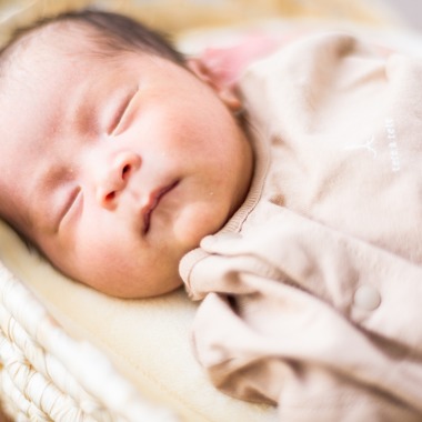 waka photoが出張撮影した「ニューボーンフォト」の家族写真