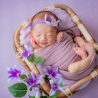 出張フォトatte〈アッテ〉が出張撮影した「ニューボーンフォト」の家族写真