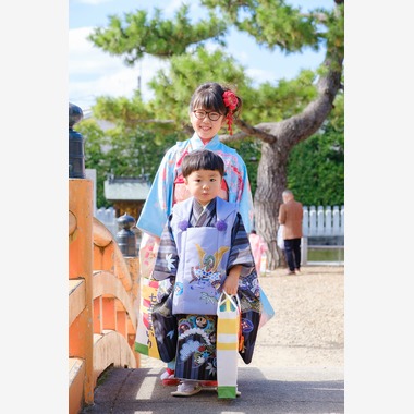 高夏写真店が出張撮影した「七五三の撮影」の家族写真