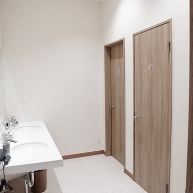 株式会社山口メディアプランニングが撮影した「フィットネスジム内観」の写真