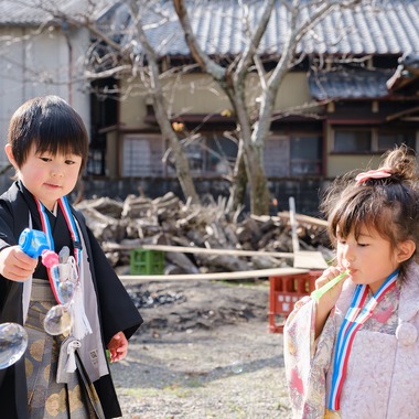 高夏写真店が出張撮影した「七五三の撮影」の家族写真