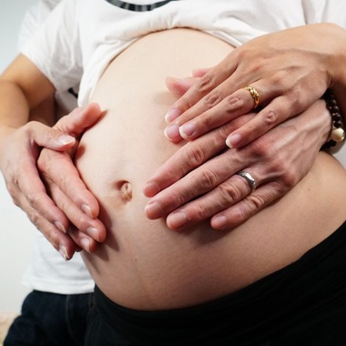 出張撮影のメモリーズが出張撮影した「マタニティフォト」の家族写真