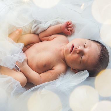 多田正子が撮影した「ニューボーンフォト」の写真