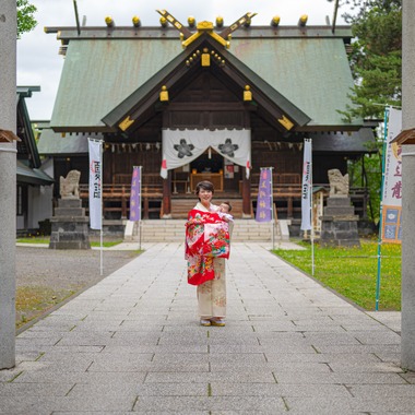 高木勇斗が出張撮影した「お宮参り」の家族写真