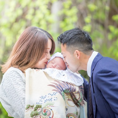 写楽堂が出張撮影した「ニューボーン＆お宮参り」の家族写真