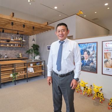 中村將一写真事務所が撮影した「アキュラホーム館山　店内とスタッフ」の写真