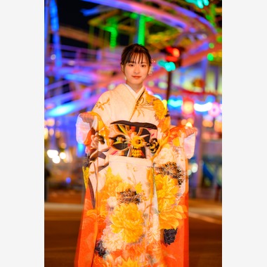 中川昌幸が撮影した「イルミネーションと振袖姿」の写真