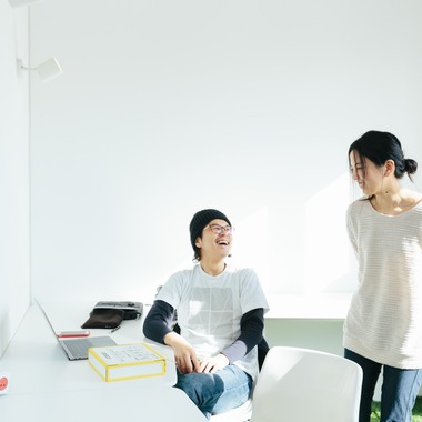 高田鴻平が撮影した「人物撮影(オフィス内)」の写真