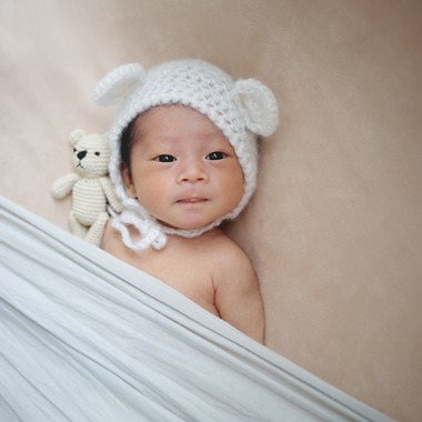 荒畑けいこが出張撮影した「ニューボーンフォト」の家族写真