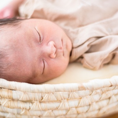 waka photoが出張撮影した「ニューボーンフォト」の家族写真