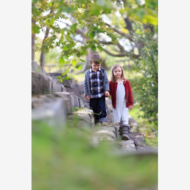 Bernard Lykesが出張撮影した「シスターズ・サマー・プレイ」の家族写真