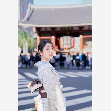 ARUKU PHOTOが撮影した「浅草寺周辺での記念撮影」の写真