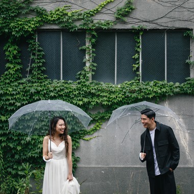 Photo taken by uno e creative act. - A love story photo of just the two of you captured in the city