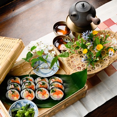 三浦希衣子が撮影した「料理と花のスタイリング」の写真