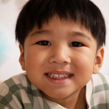 岩坪眞一郎が出張撮影した「一歳の誕生日記念」の家族写真