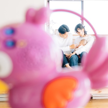 モーメンツが出張撮影した「1歳バースデイ」の家族写真