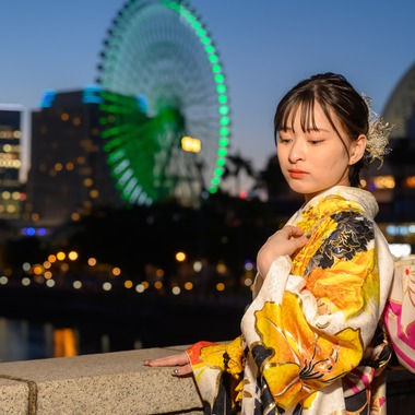 中川昌幸が撮影した「イルミネーションと振袖姿」の写真