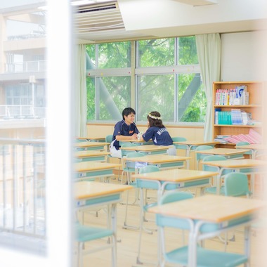 フォスタムが撮影した「「母校でのウエディング前撮り」」のウェディングフォト