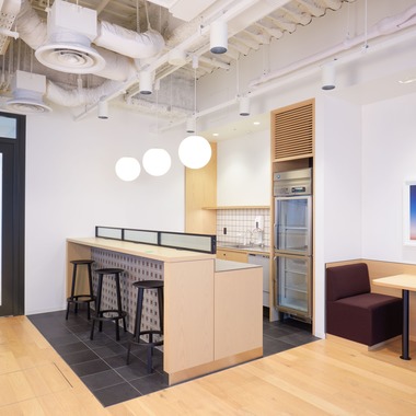 溝口拓が撮影した「WEWORK様」の写真