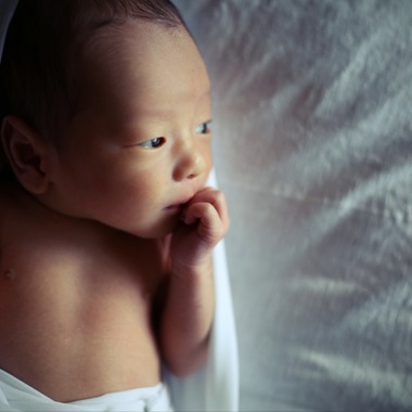 出張撮影HUG TIMEが撮影した「ニューボーンフォト＠ご自宅」の写真