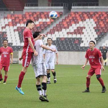 児玉 一成が撮影した「サッカー（金沢ゴーゴーカレースタジアム）」の写真
