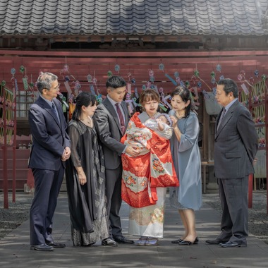 梅田　紫邑が撮影した「家族でお祝いするお宮参り」の写真
