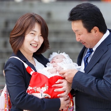 中井企画が出張撮影した「お宮参り」の家族写真