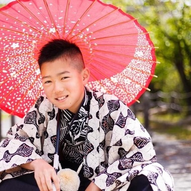 中井企画が出張撮影した「ハーフ成人式」の家族写真