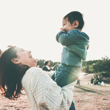 佐多　杏介が出張撮影した「ビーチサイドで自然な家族写真」の家族写真